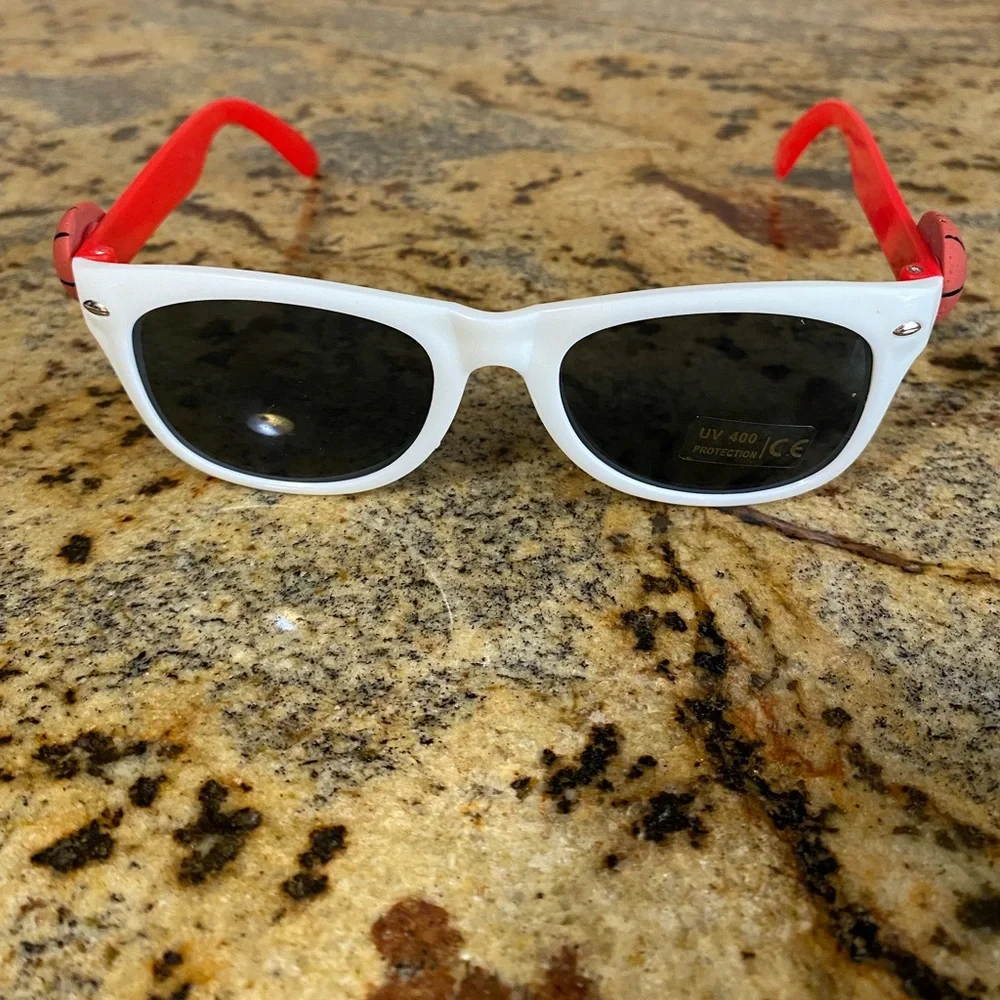 Kids basketball red and white sunglasses